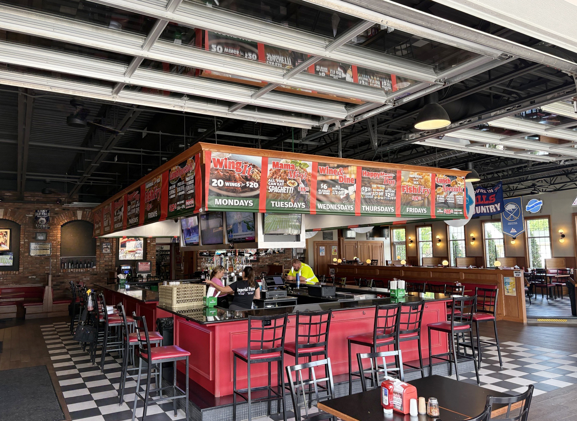 Image of Imperial Pizza Interior