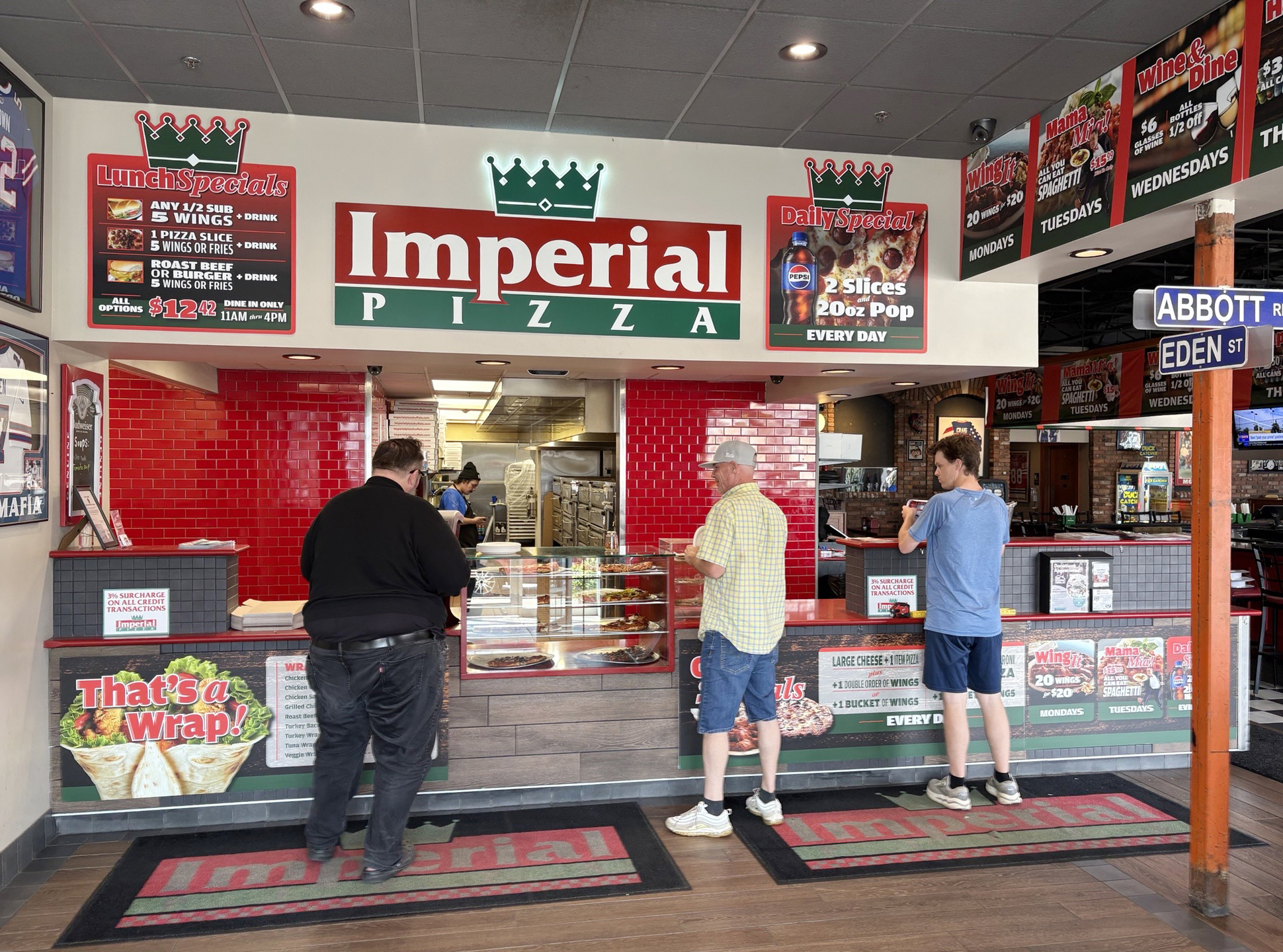 Image of Imperial Pizza Front Counter